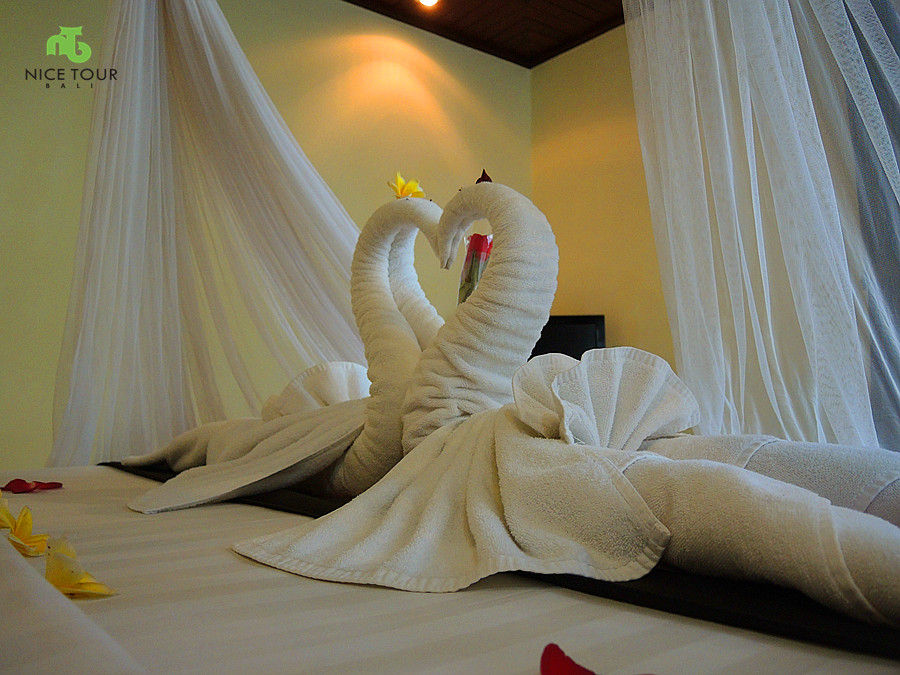 honeymoon set up at Bali dream villa