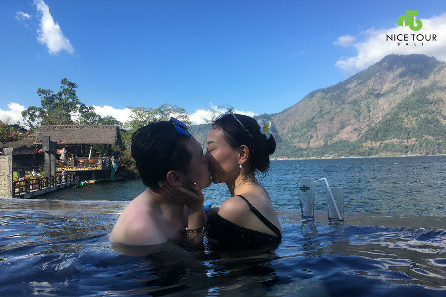 couples-at-bali-natural-springs-pool