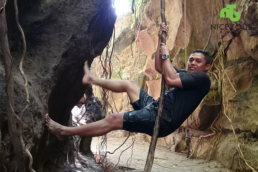 Rock Climbing Hidden canyon Beji Guwang