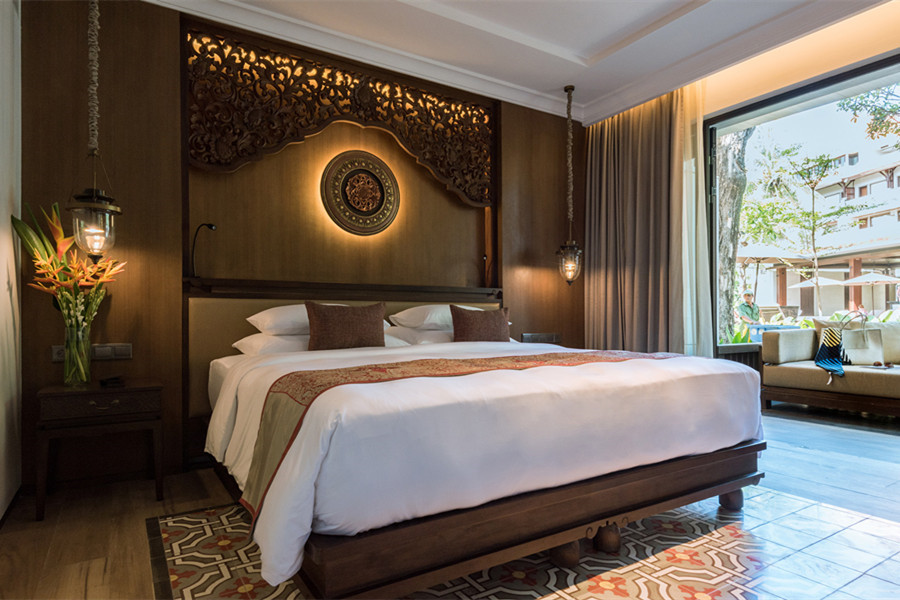 Honeymoon Packages in Kuta Bali: One Bedroom Suite of Ramayana Suites & Resorts
