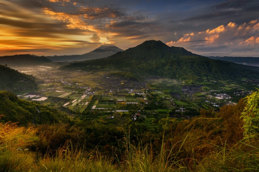 Pinggan Village Sunrise Viewpoint Tour [Inc Hot Spring, Massage, Lunch &  Bali Swing]
